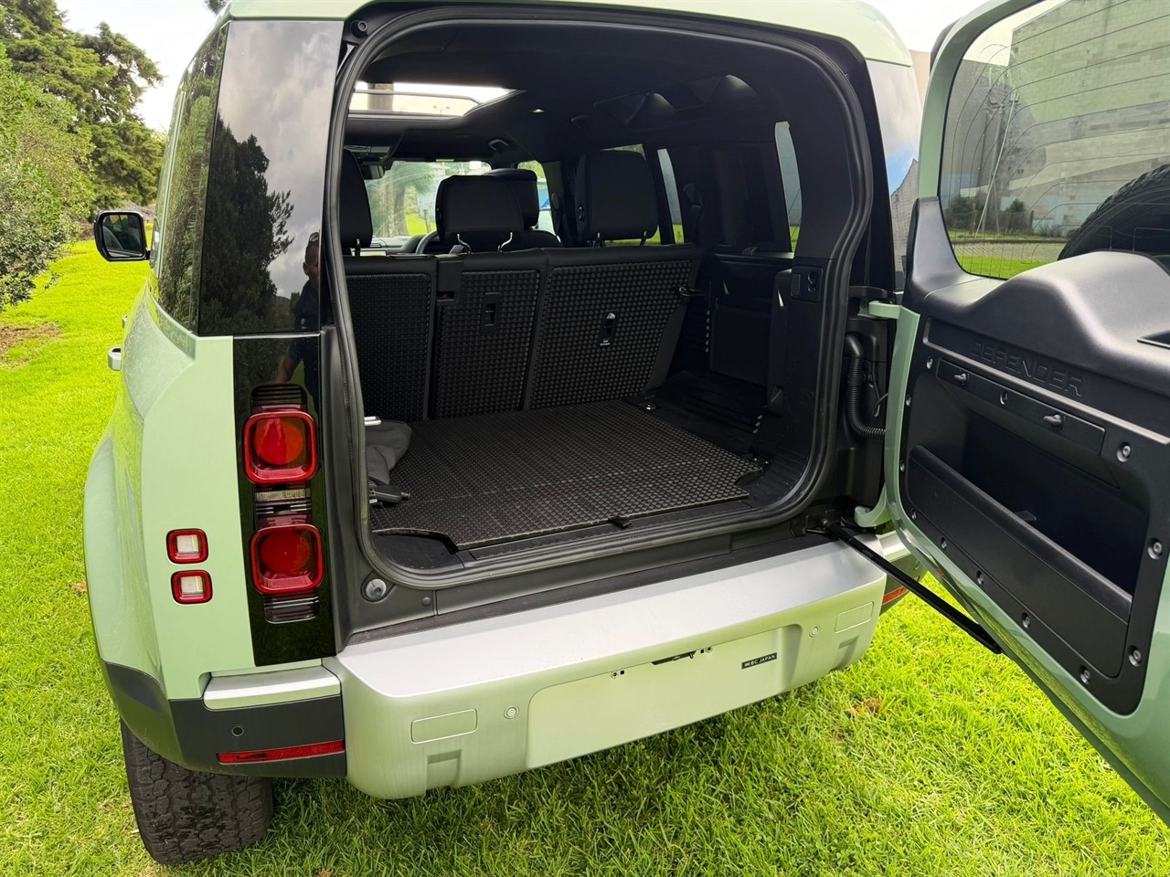 2023 Land Rover DEFENDER