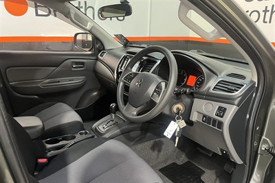 2017 Mitsubishi Triton - Thumbnail