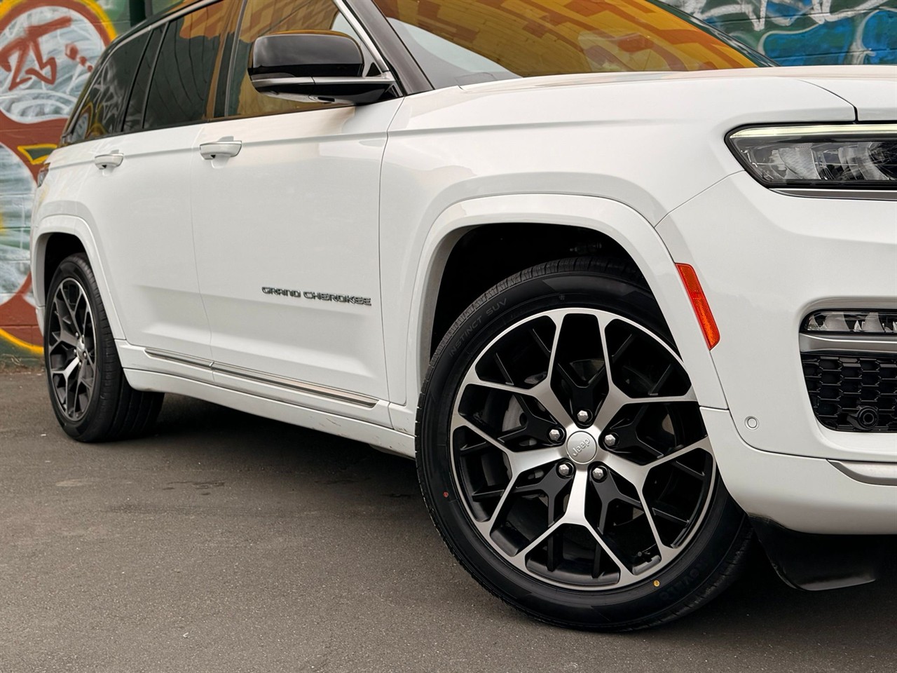 2023 Jeep GRAND CHEROKEE