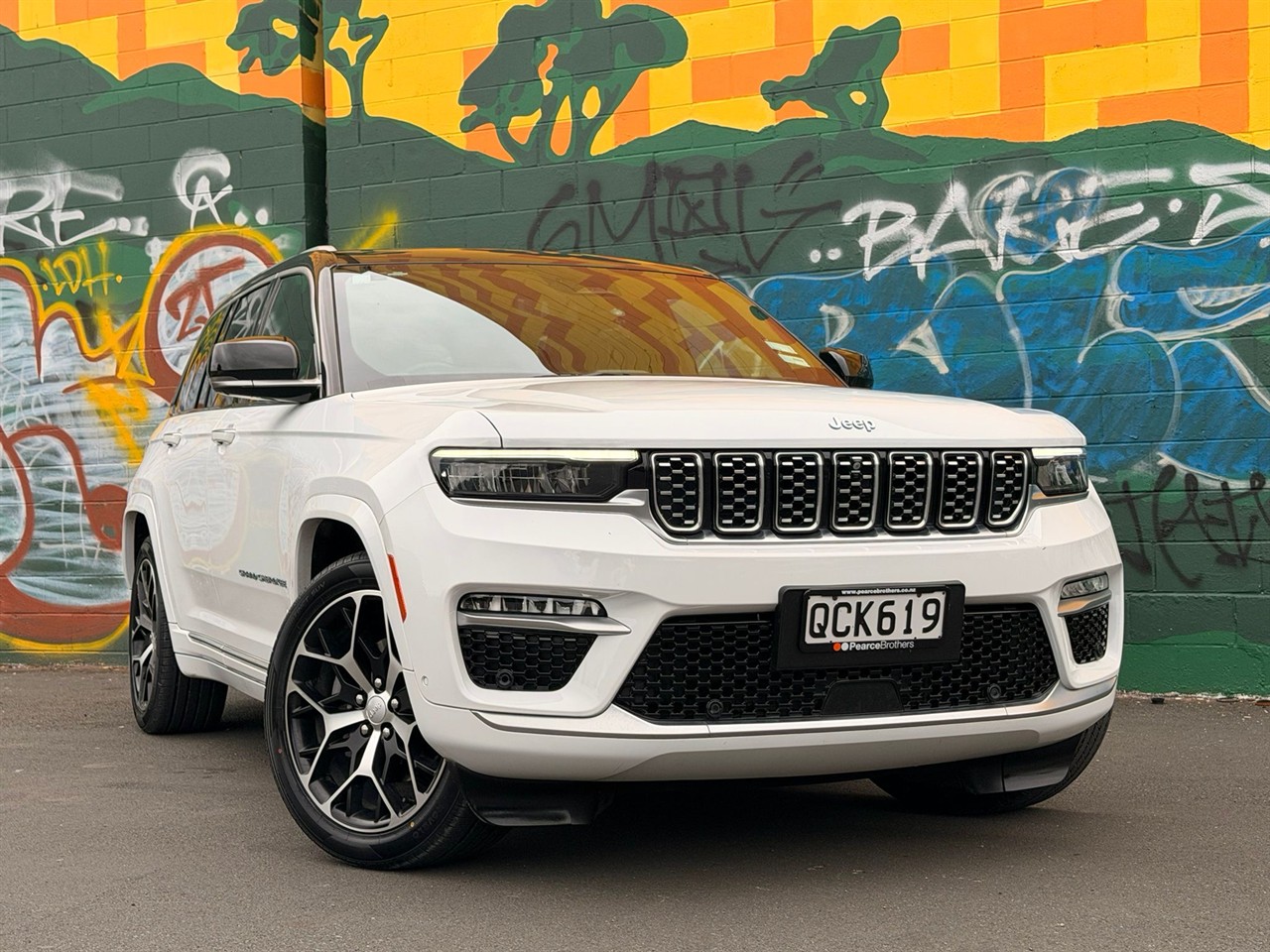 2023 Jeep GRAND CHEROKEE