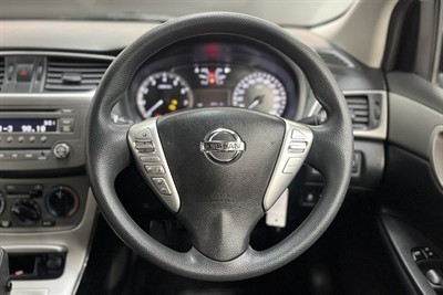 2016 Nissan Pulsar - Thumbnail