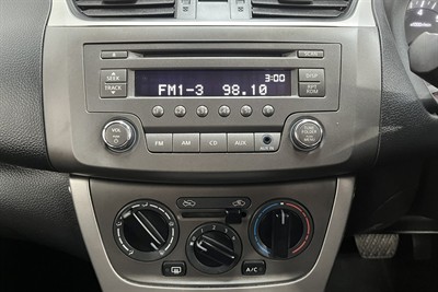 2016 Nissan Pulsar - Thumbnail