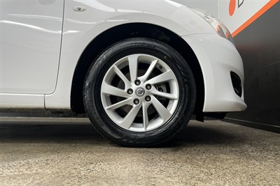 2016 Nissan Pulsar - Thumbnail