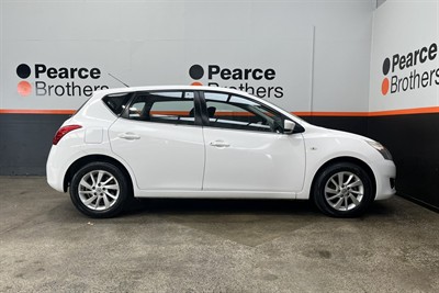 2016 Nissan Pulsar - Thumbnail