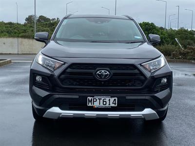 2019 Toyota RAV4 - Thumbnail