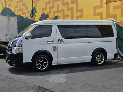 2017 Toyota Hiace - Thumbnail