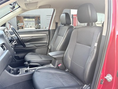 2014 Mitsubishi Outlander - Thumbnail
