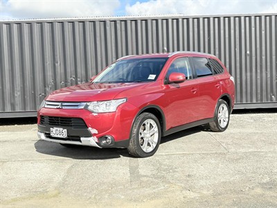 2014 Mitsubishi Outlander - Thumbnail