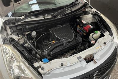 2011 Suzuki Swift - Thumbnail