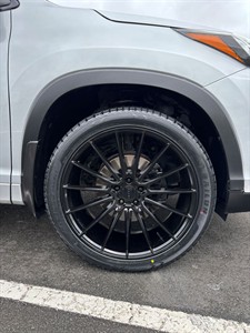 2017 Toyota Highlander - Thumbnail