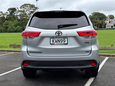 2017 Toyota Highlander - Thumbnail