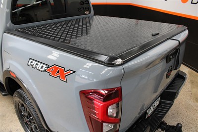 2021 Nissan Navara - Thumbnail