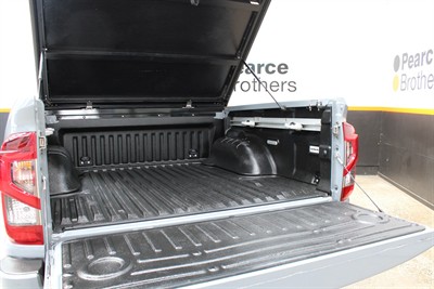 2021 Nissan Navara - Thumbnail