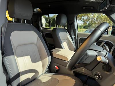 2022 Land Rover DEFENDER - Thumbnail