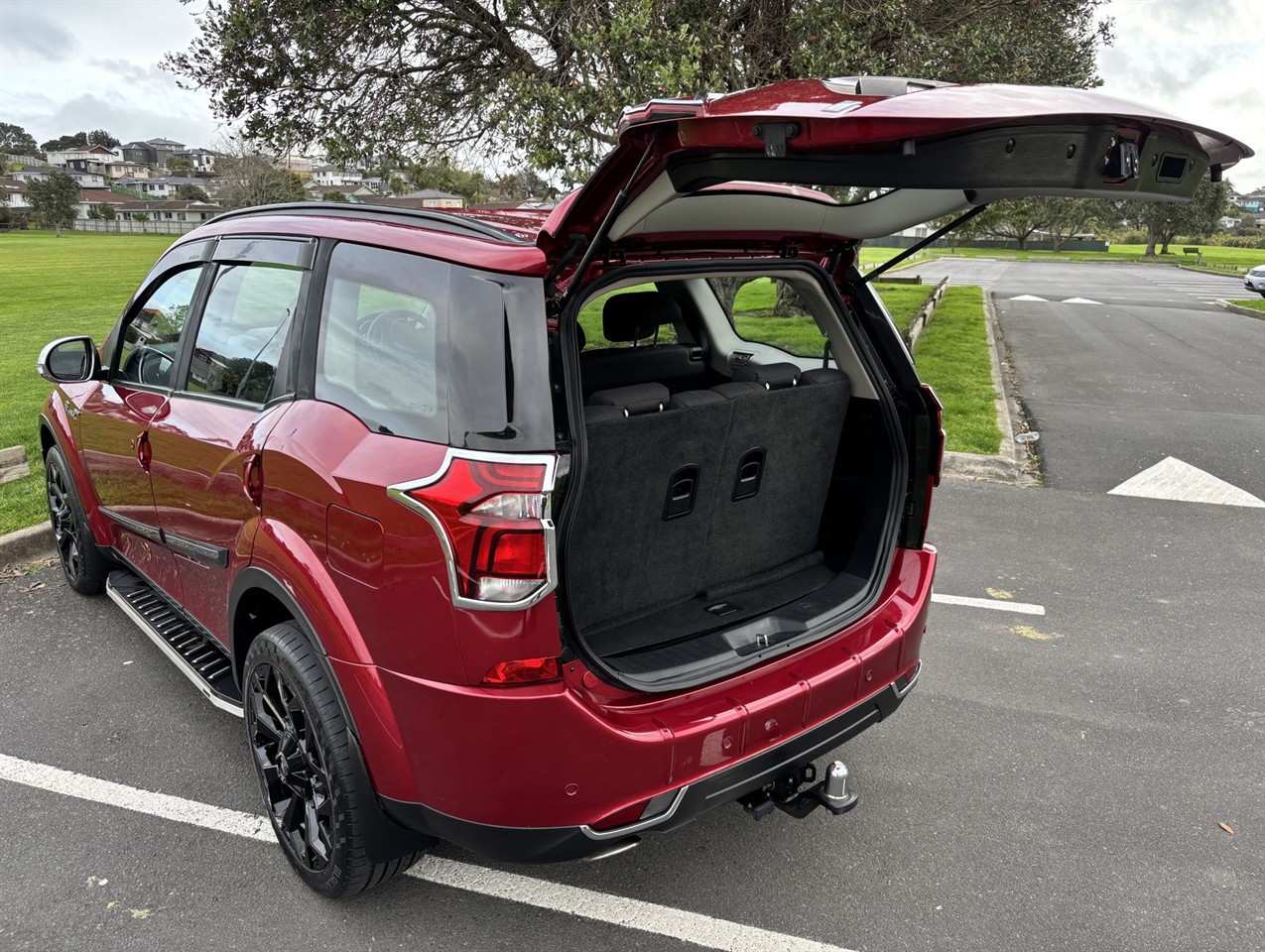 2022 Mahindra XUV500