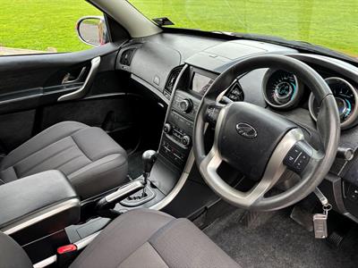 2022 Mahindra XUV500 - Thumbnail