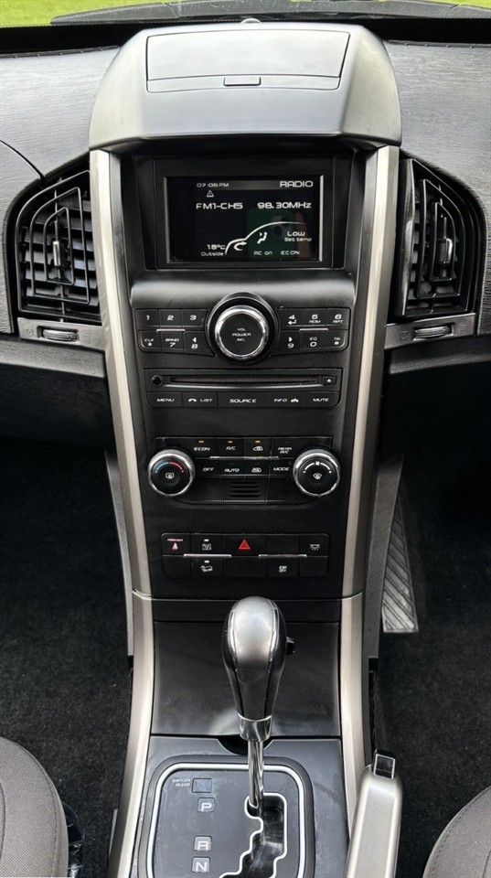2022 Mahindra XUV500