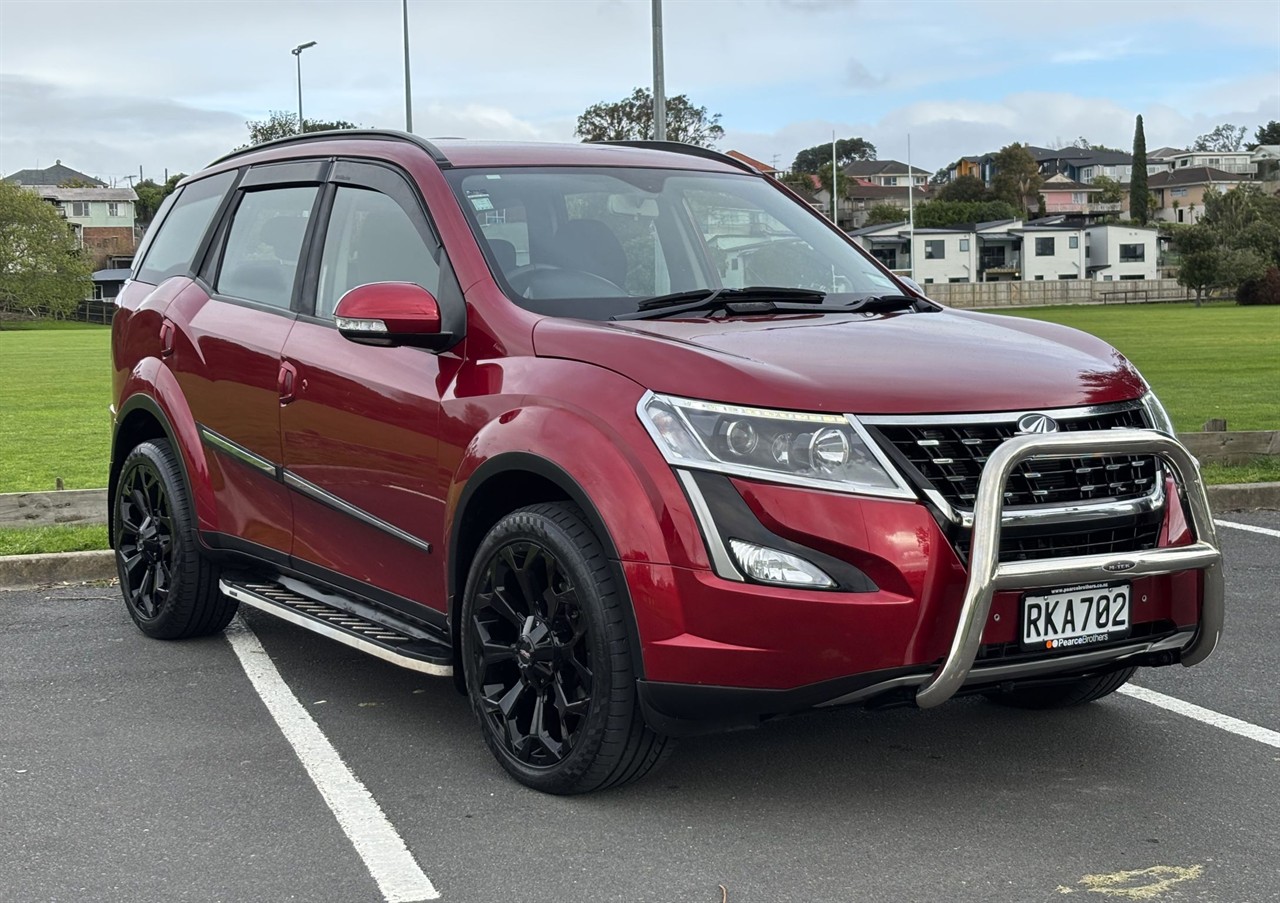 2022 Mahindra XUV500