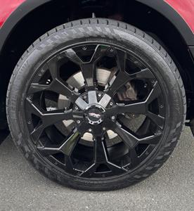 2022 Mahindra XUV500 - Thumbnail