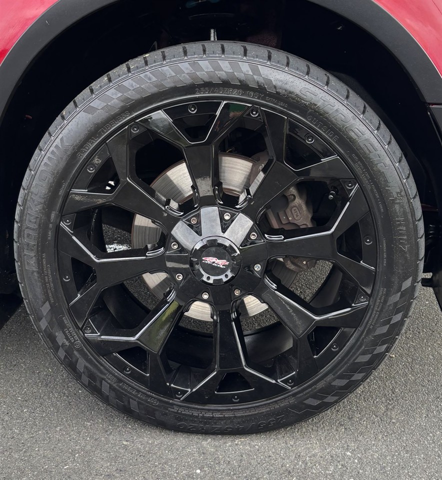 2022 Mahindra XUV500