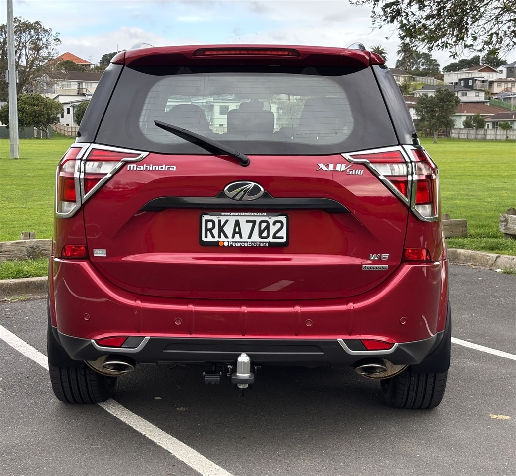 2022 Mahindra XUV500
