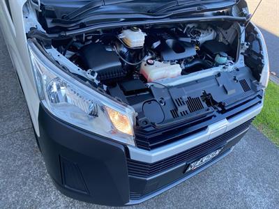2020 Toyota Hiace - Thumbnail