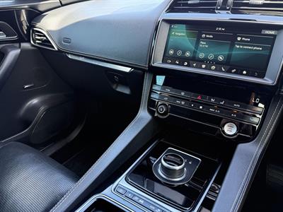 2020 Jaguar F-Pace - Thumbnail