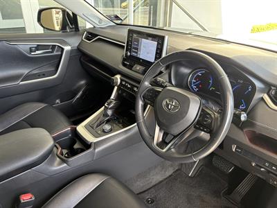 2020 Toyota RAV4 - Thumbnail