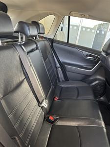 2020 Toyota RAV4 - Thumbnail