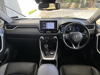 2020 Toyota RAV4 - Thumbnail