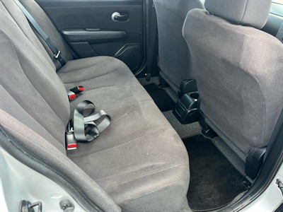 2010 Nissan Tiida - Thumbnail