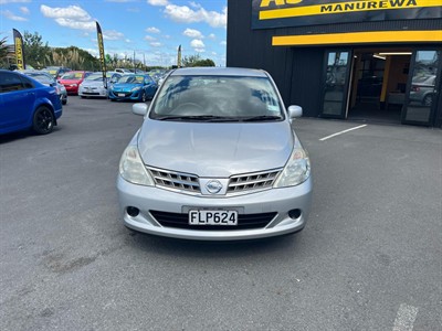 2010 Nissan Tiida - Thumbnail