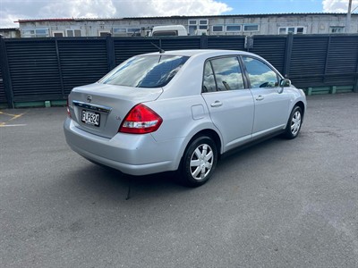 2010 Nissan Tiida - Thumbnail