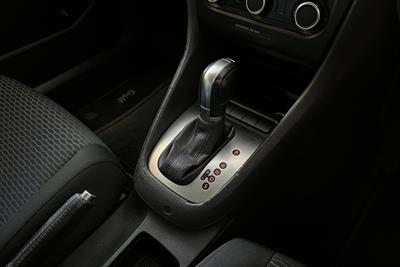 2011 Volkswagen GOLF - Thumbnail