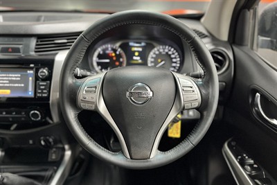 2019 Nissan Navara - Thumbnail