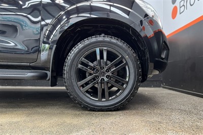 2019 Nissan Navara - Thumbnail