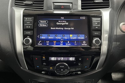 2021 Nissan Navara - Thumbnail