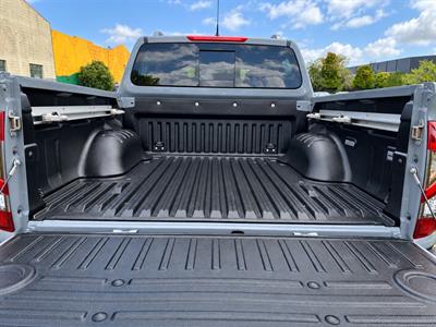 2023 Nissan Navara - Thumbnail