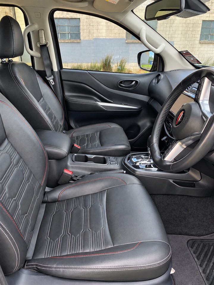 2023 Nissan Navara