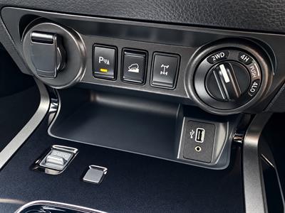 2023 Nissan Navara - Thumbnail