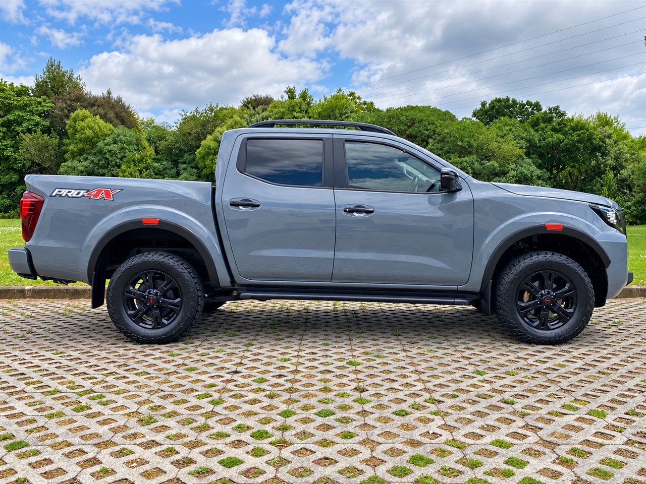 2023 Nissan Navara
