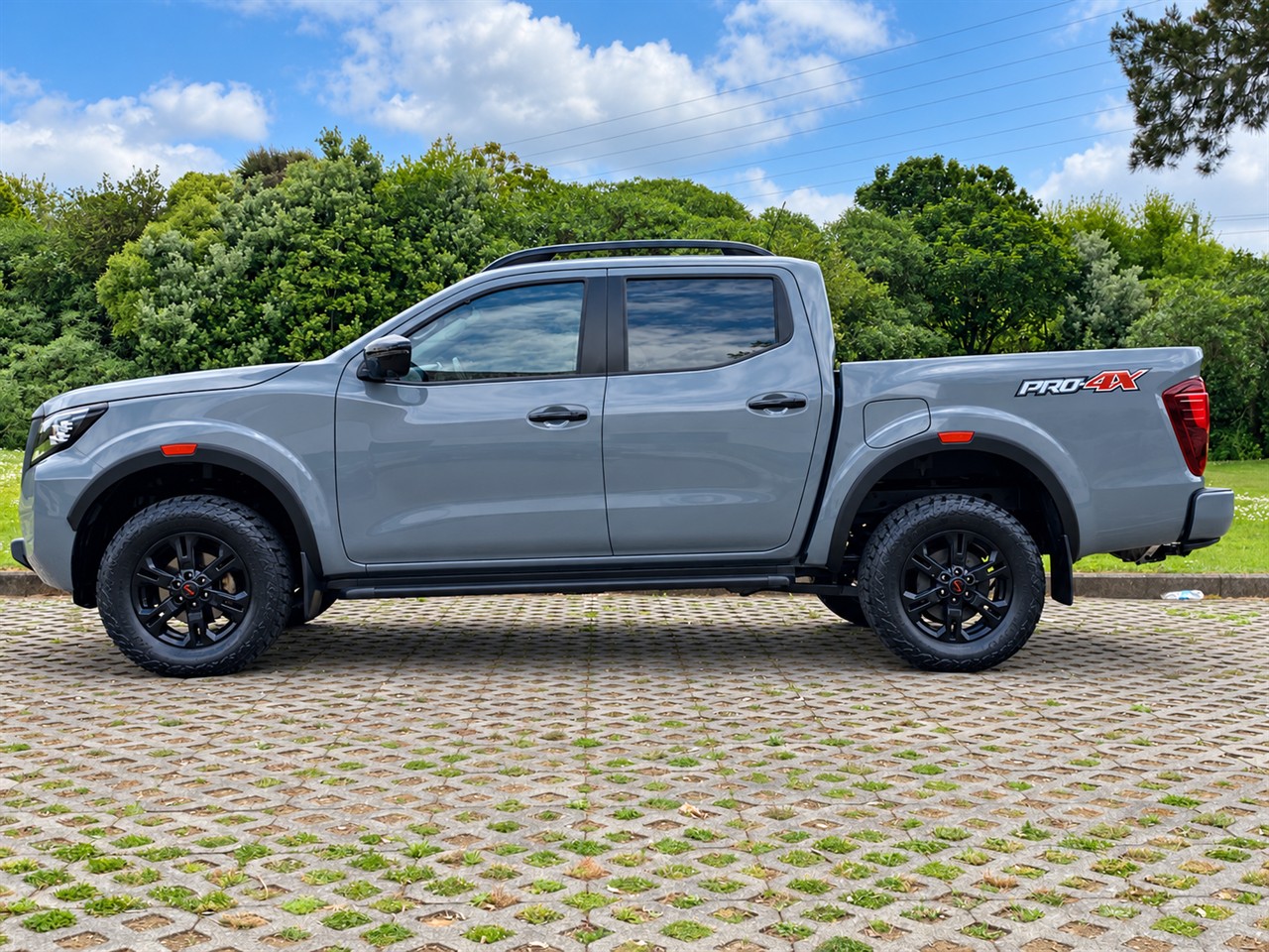 2023 Nissan Navara