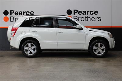 2008 Suzuki Grand Vitara - Thumbnail