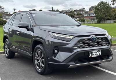 2022 Toyota RAV4 - Thumbnail