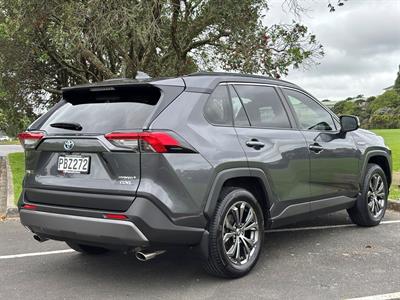 2022 Toyota RAV4 - Thumbnail