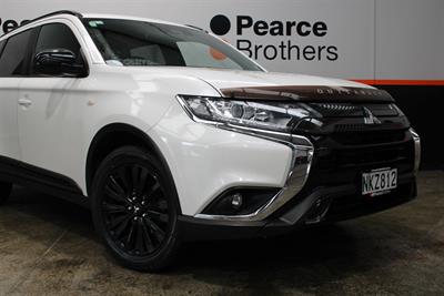 2021 Mitsubishi Outlander - Thumbnail