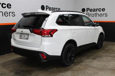 2021 Mitsubishi Outlander - Thumbnail