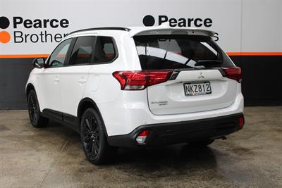 2021 Mitsubishi Outlander - Thumbnail