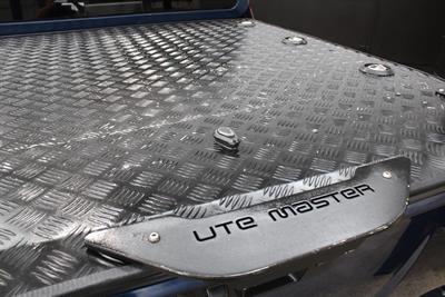 2017 Nissan Navara - Thumbnail