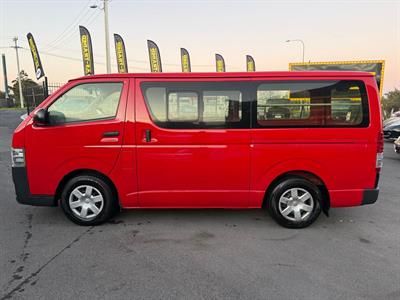 2017 Toyota Hiace - Thumbnail
